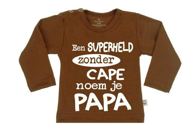 Wooden Buttons t-shirt lm Een super held zonder cape noem je Papa choco