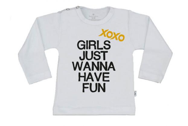 Wooden Buttons t shirt lm Xoxo Girls just wanna have fun wit