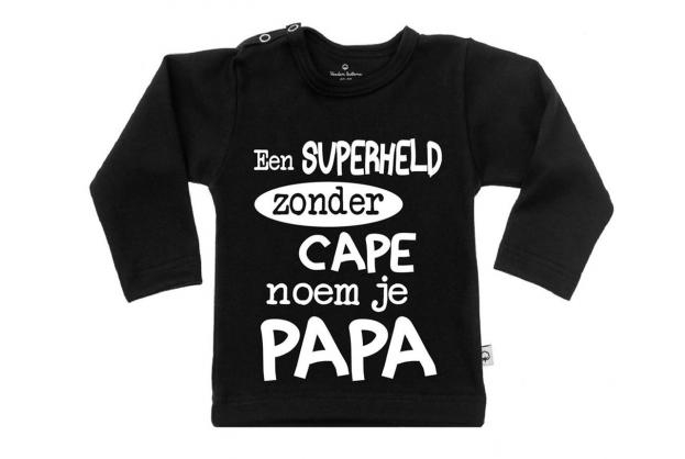 Wooden Buttons t-shirt lm Een super held zonder cape noem je Papa zwart